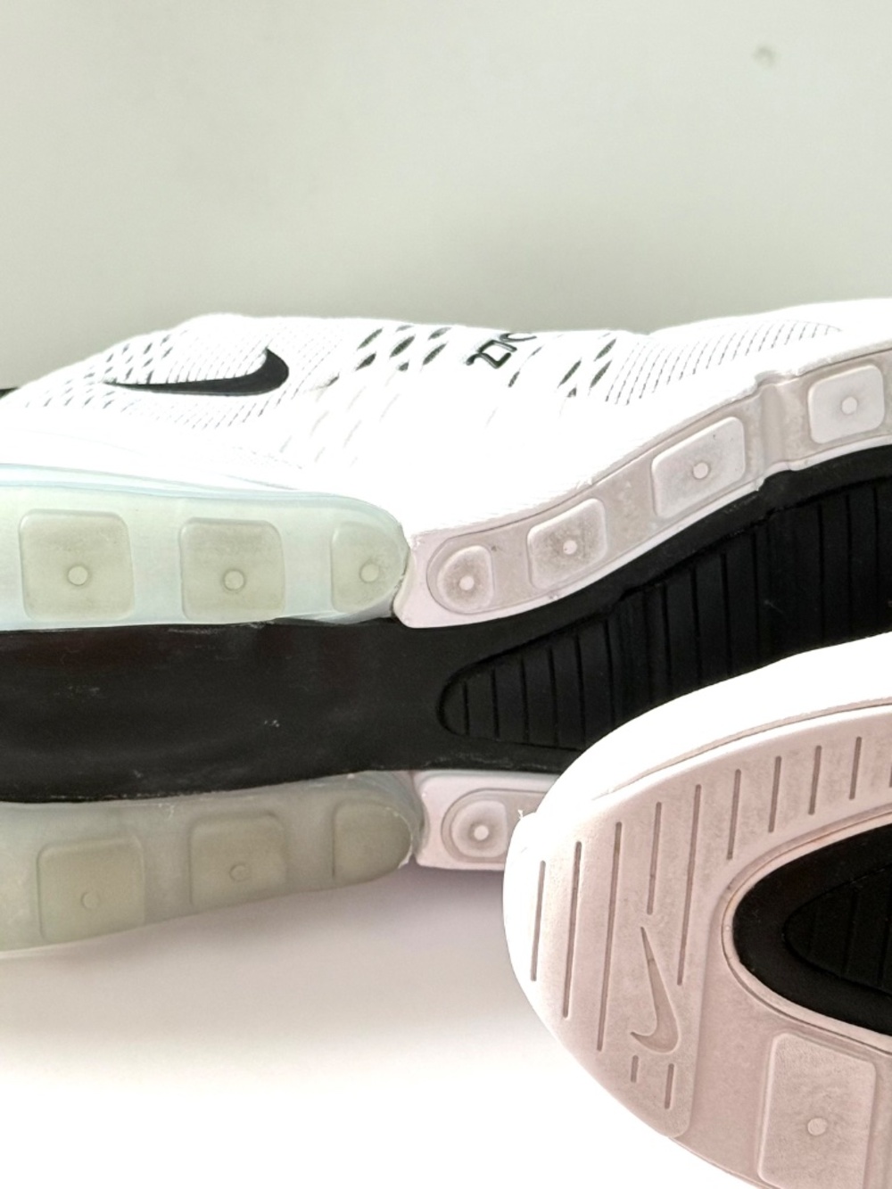 Nike Women's Air Max 270 Sneakers White/Black sz 8.5 - Picture 6 of 7